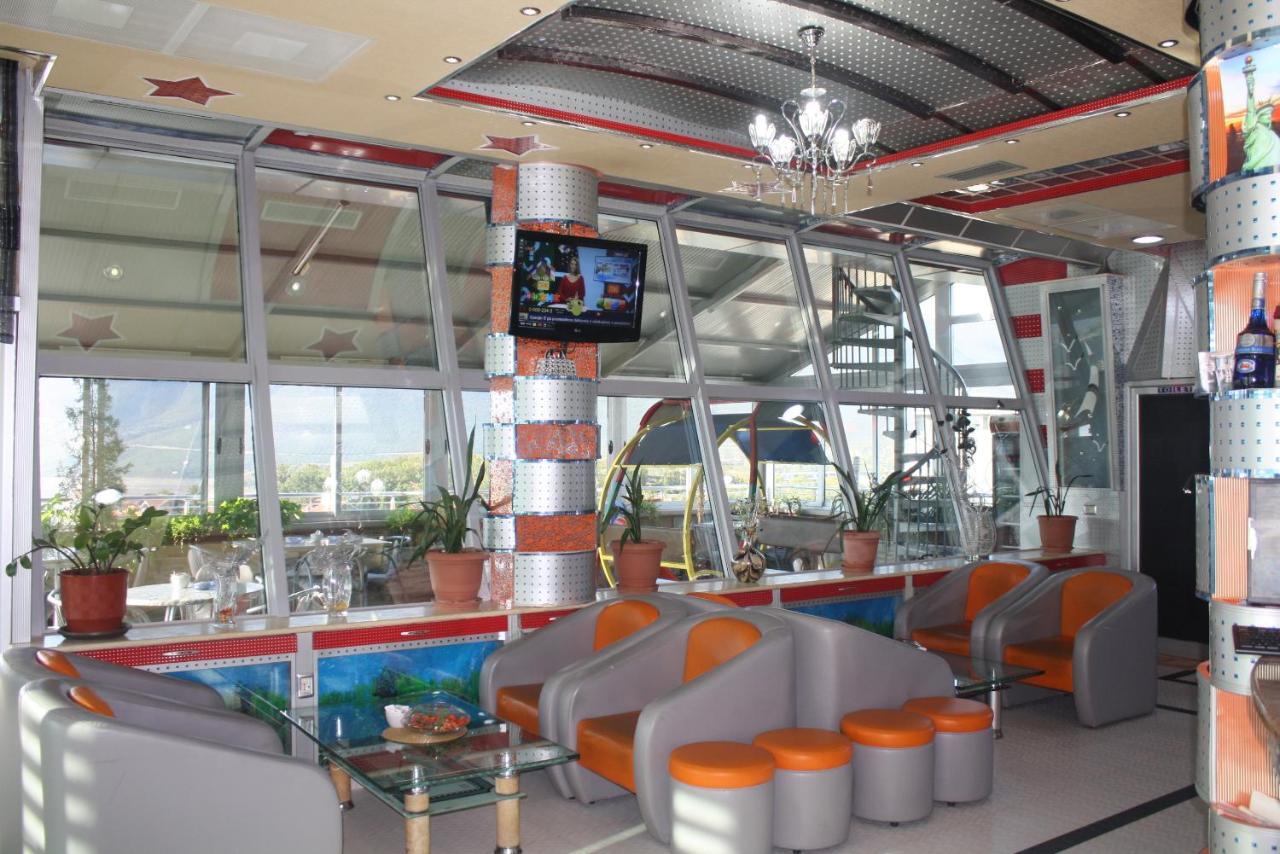 Hotel Bar Restaurant America Kukes Экстерьер фото